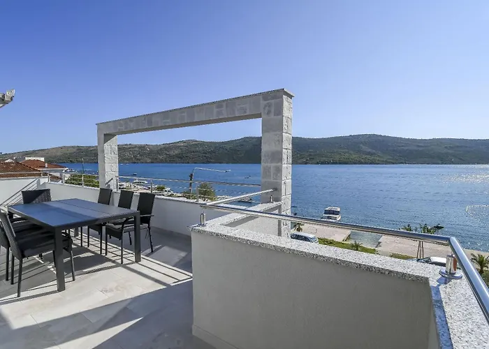 Vojko * Poljica (Trogir)
