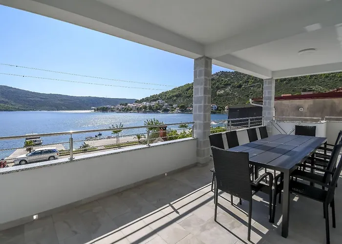 Vojko * Poljica (Trogir)